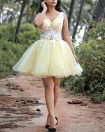 Load image into Gallery viewer, Light Yellow Tulle Homecoming Dress With Floral Lace
