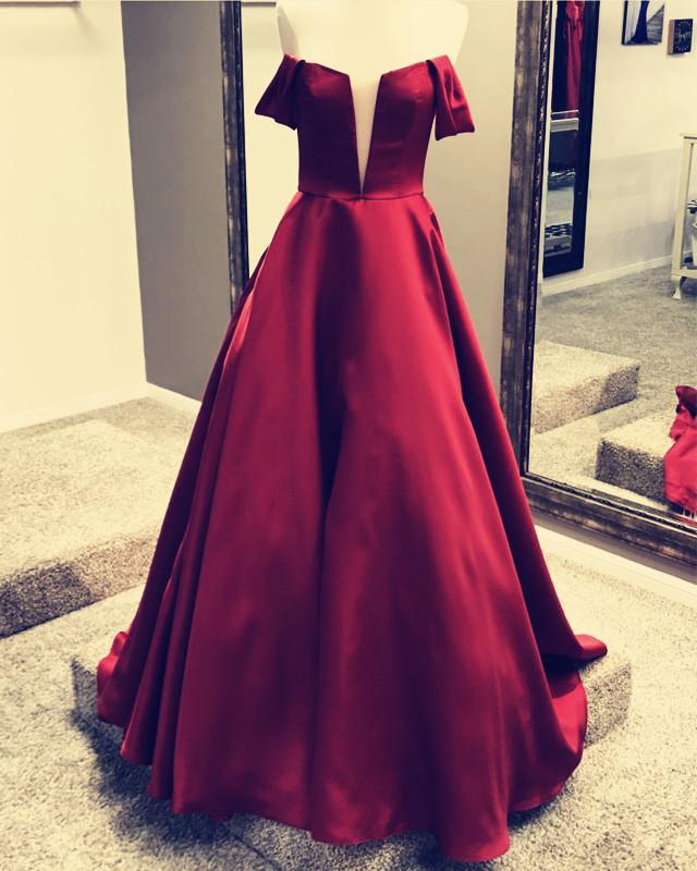 Off Shoulder Floor Length Ballgowns Prom Dresses